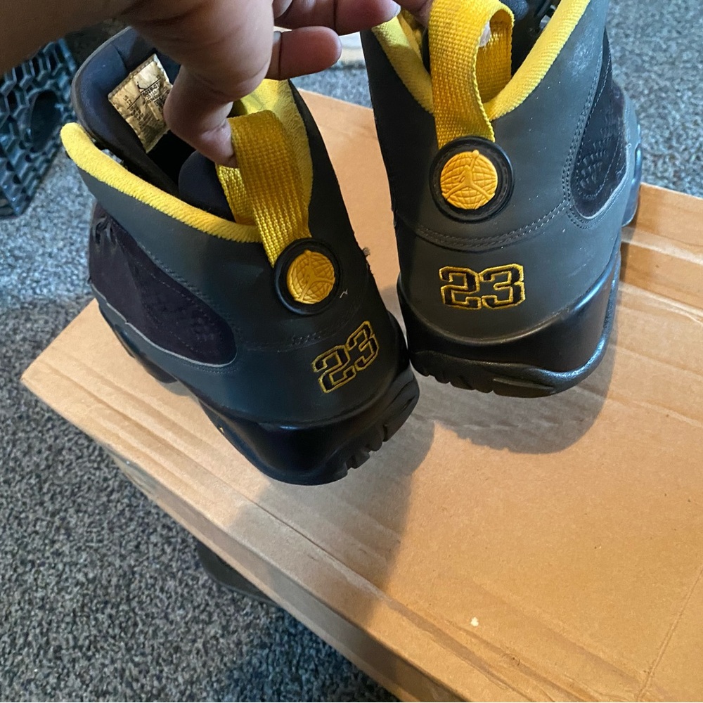 Men’s jordan 9 black and yellow size 12 - Picture 7 of 8